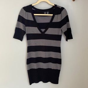 Windsor Striped Tunic Sweater Small